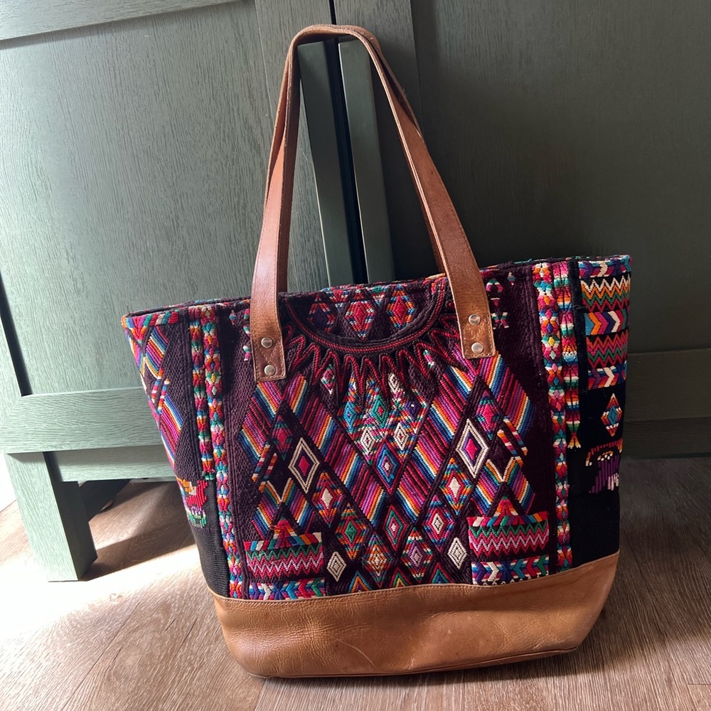 Nena & Co. Multicolor Geometric Woven Tote with Tan Leather - Picture 5 of 7